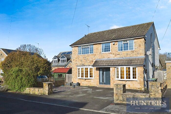 6 Bedroom Detached House For Sale In Copt Royd Grove, Yeadon, Leeds, LS19