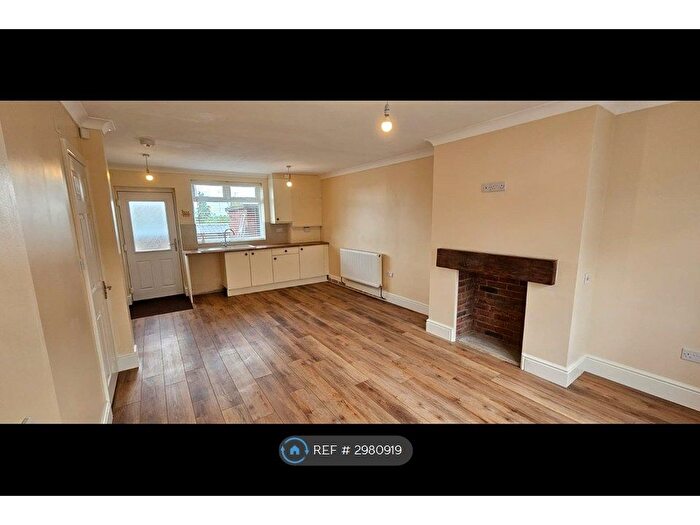 2 Bedroom Semi-Detached House To Rent In Jubilee Road, Whitwell, S80