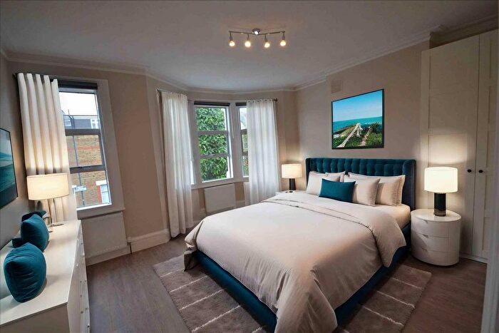 5 Bedroom Property To Rent In Balmoral Road, London, NW2