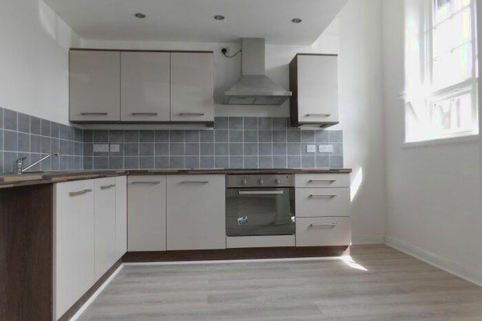 2 Bedroom Flat To Rent In Heritage Court, Mansfield, NG20