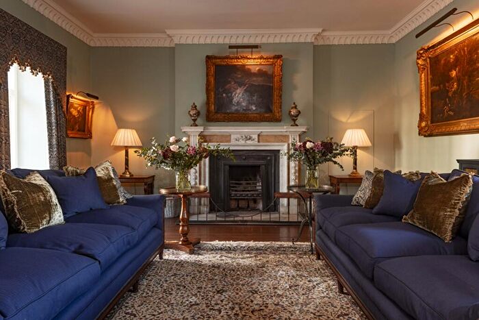 10 Bedroom House To Rent In Charlton Park Estate Malmesbury, SN16