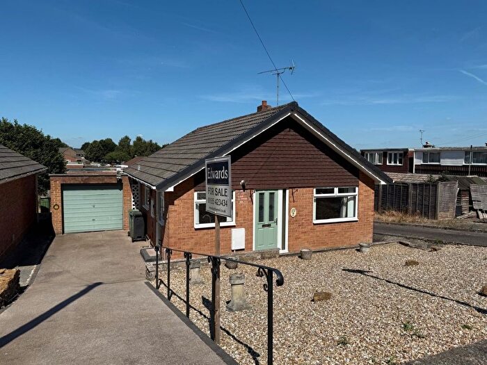 2 Bedroom Bungalow For Sale In Alder Grove, Yeovil, BA20