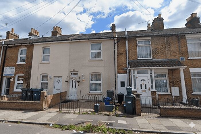 2 Bedroom Terraced House For Sale In Orchard Road, Hounslow, TW4