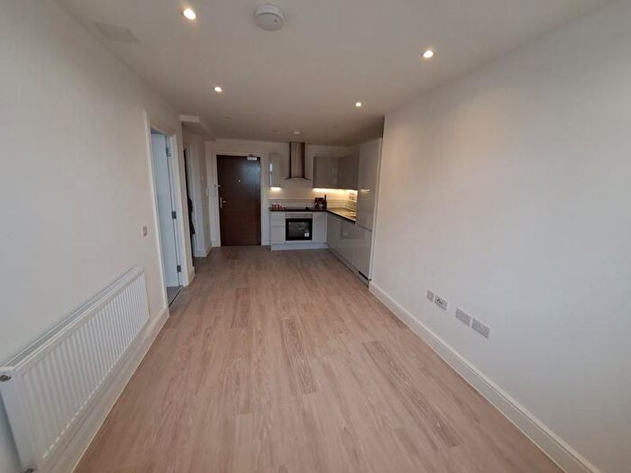 1 Bedroom Flat To Rent In Flat Sloane House, New Street, Aylesbury, HP20