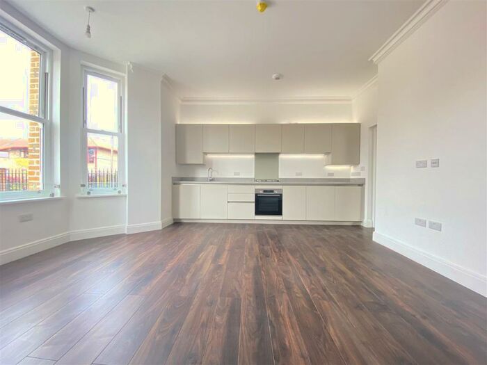 1 Bedroom Flat To Rent In Flat, Tynemouth House, N15