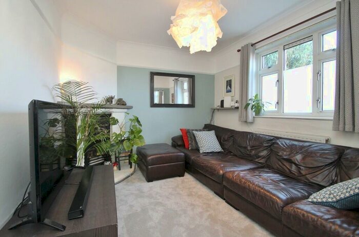 4 Bedroom Semi-Detached House To Rent In Greenstead Avenue, Woodford Green, IG8