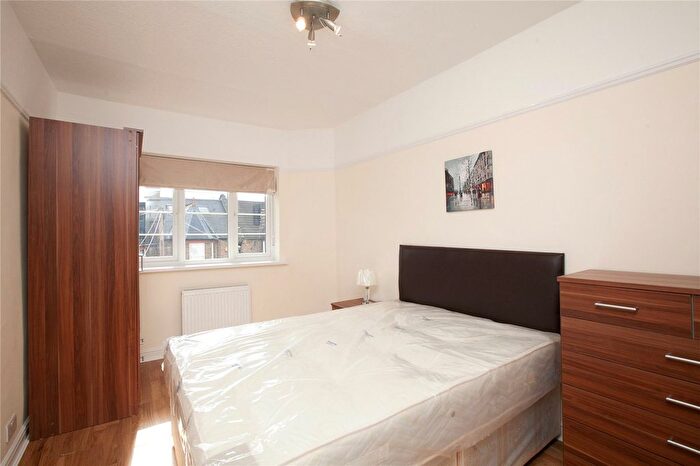2 Bedroom Flat To Rent In Crown Court, Crown Road, London, N10