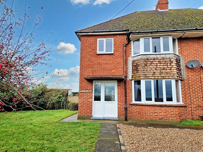 3 Bedroom Semi-Detached House For Sale In Stoke Road, Allhallows, ME3