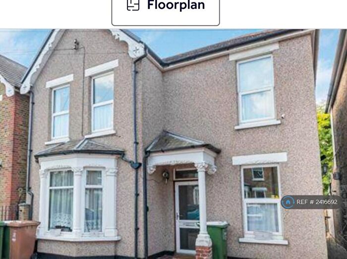 2 Bedroom Maisonette To Rent In Freta Road, Bexleyheath, DA6