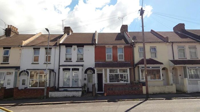 3 Bedroom Terraced House For Sale In Milton Road, Gillingham, ME7