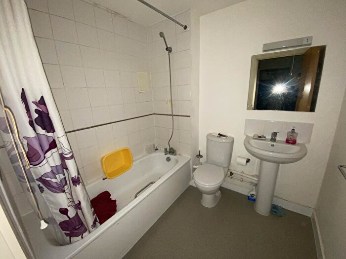 1 Bedroom Flat For Sale In Flat, Chalkhill Road, Wembley, Greater London, HA9