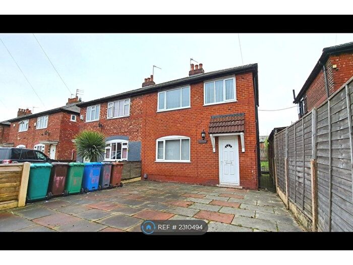 3 Bedroom Semi-Detached House To Rent In Fourth Avenue, Manchester, M11
