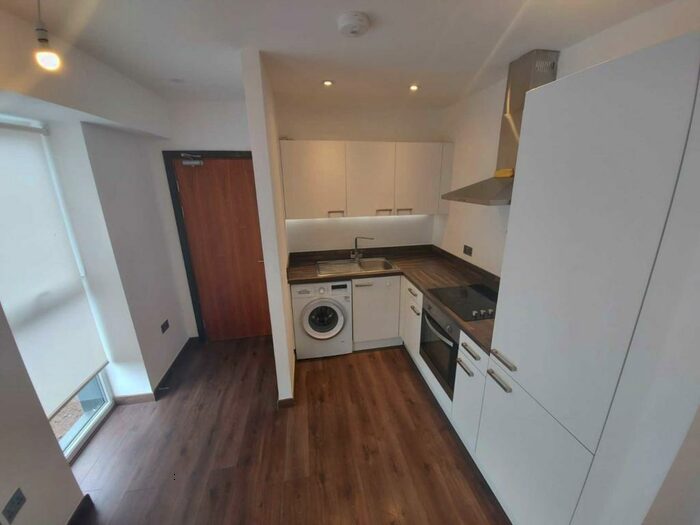 Studio To Rent In Park Street, Luton, LU1