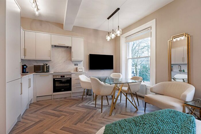 1 Bedroom Flat For Sale In Westbourne Gardens, London, W2