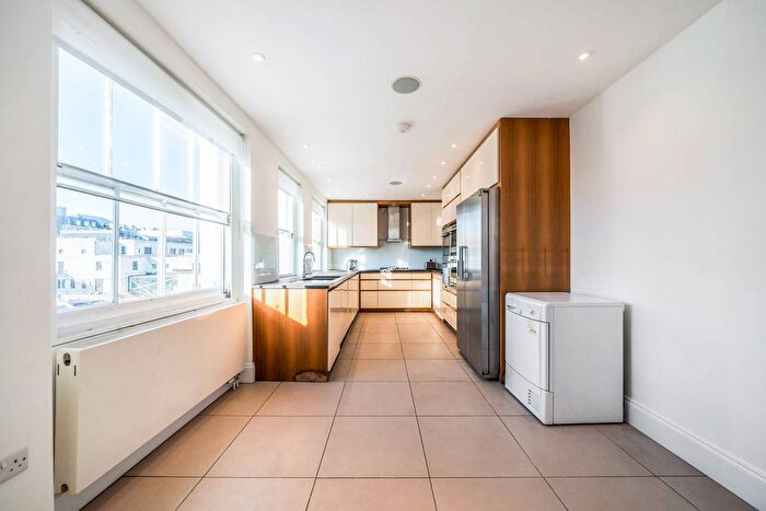 3 Bedroom Flat To Rent In Gloucester Place, Marylebone, London, W1U