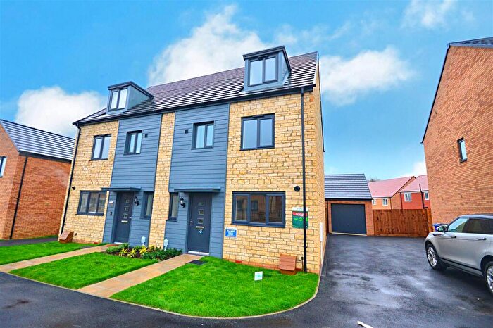 4 Bedroom House To Rent In Hanwood Park Avenue, Barton Seagrave, Kettering, NN15