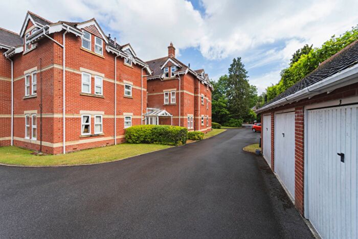 2 Bedroom Apartment For Sale In Cavendish Road, Bournemouth, BH1