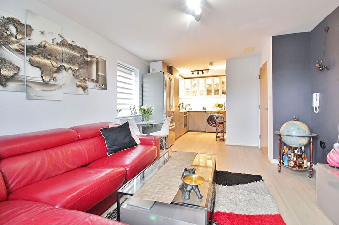 1 Bedroom Flat For Sale In Academy Place, Isleworth, TW7