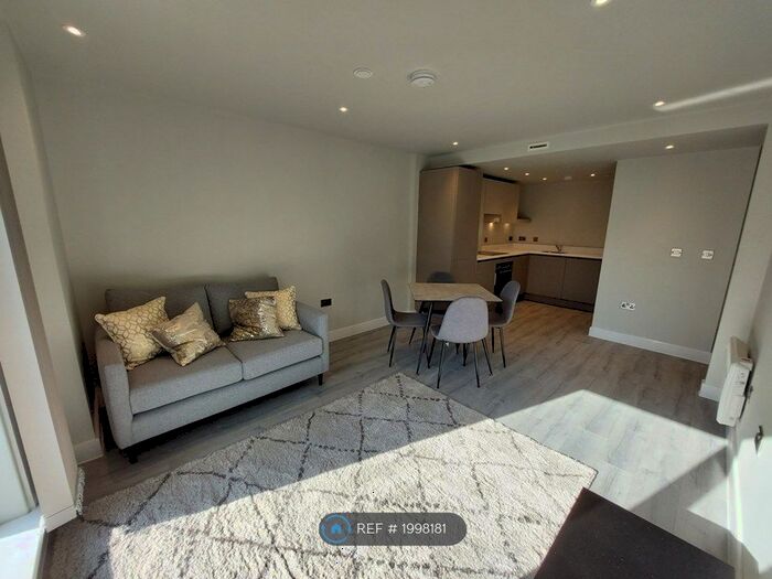 1 Bedroom Flat To Rent In St. Martins Place, Birmingham, B15