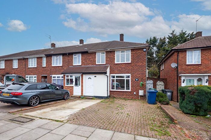 3 Bedroom Semi Detached House For Sale In Kings Drive, Edgware, HA8