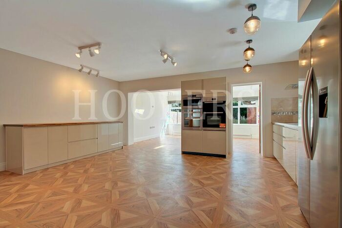 4 Bedroom House To Rent In Vincent Gardens, London, NW2