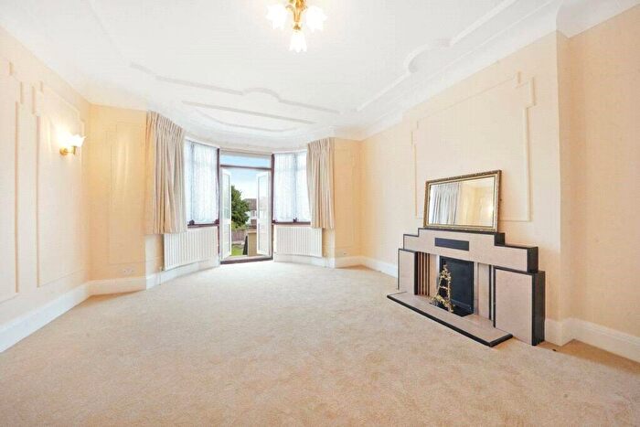 5 Bedroom Detached House To Rent In Alexander Avenue, London, NW10