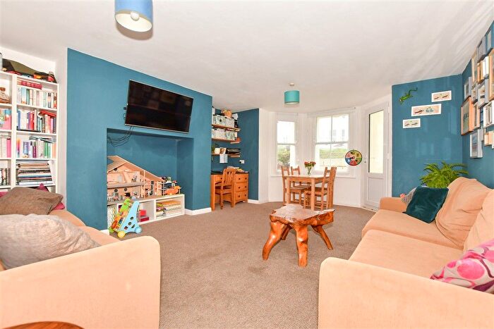 2 Bedroom Flat For Sale In Augusta Gardens, Folkestone, Kent, CT20
