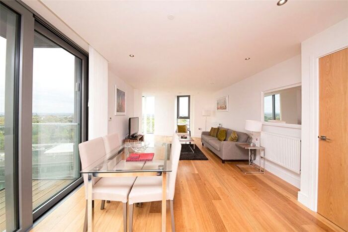 2 Bedroom Flat To Rent In Uxbridge Road, Ealing Broadway, W5