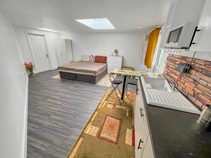 Studio To Rent In Stanwell Road, Feltham, TW14