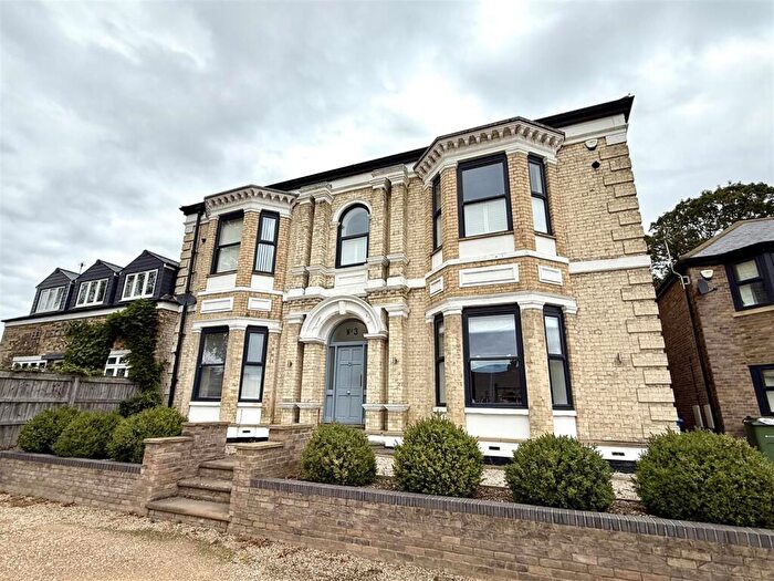 2 Bedroom Apartment To Rent In Grassdale Park., Brough, HU15