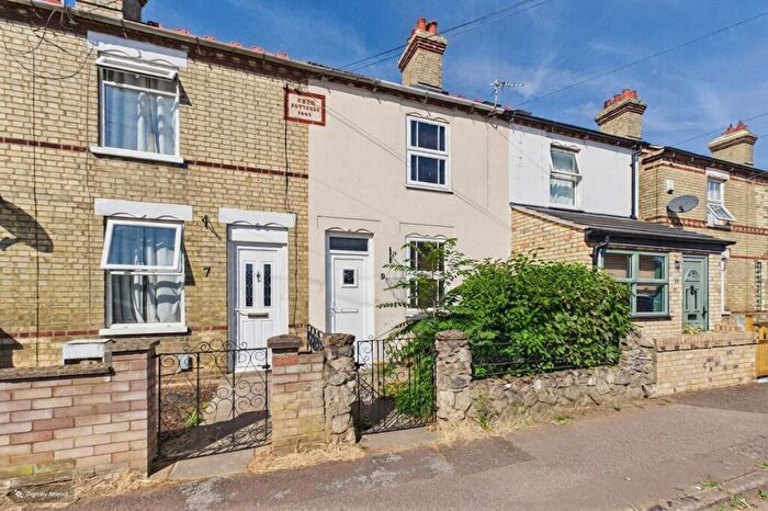 2 Bedroom Terraced House For Sale In Havelock Road, Biggleswade, Bedfordshire, SG18