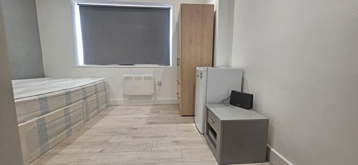Studio To Rent In Lansbury Drive, Hayes, UB4