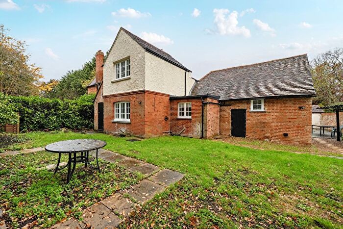 2 Bedroom Semi-Detached House To Rent In Common Road, Eton Wick, Windsor, SL4