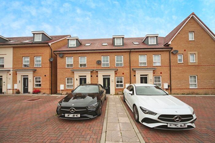 4 Bedroom Property For Sale In Currency Close, Dunstable, LU6