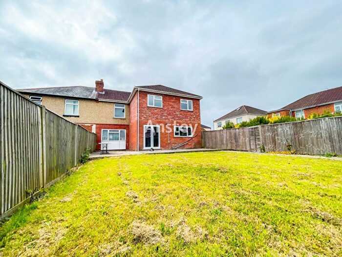 8 Bedroom Semi-Detached House To Rent In Kitchener Road, Southampton, SO17