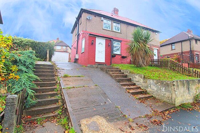 3 Bedroom Semi-Detached House For Sale In North Cliffe Avenue, Thornton, Bradford, BD13