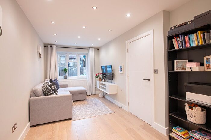 3 Bedroom Property For Sale In Flora Mews, London, SE18