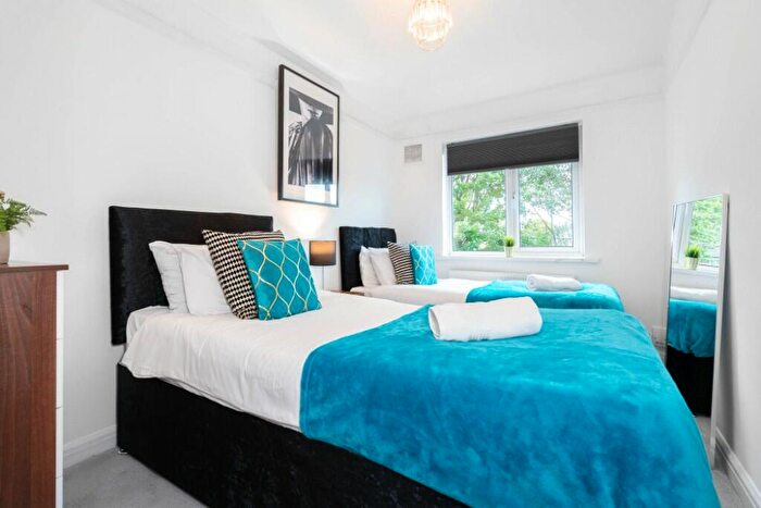 3 Bedroom Terraced House To Rent In Shirley Road, Birmingham, B27