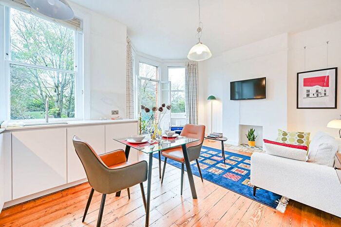 1 Bedroom Flat For Sale In Lammas Park Road, Ealing, London, W5