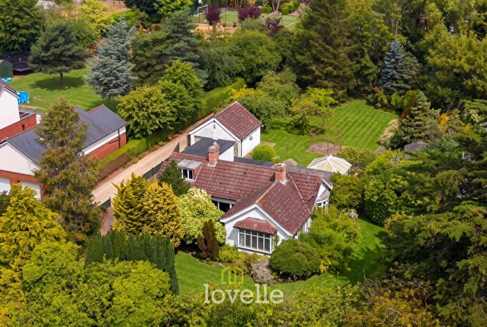 3 Bedroom Detached Bungalow For Sale In Humberston Avenue, Humberston, DN36