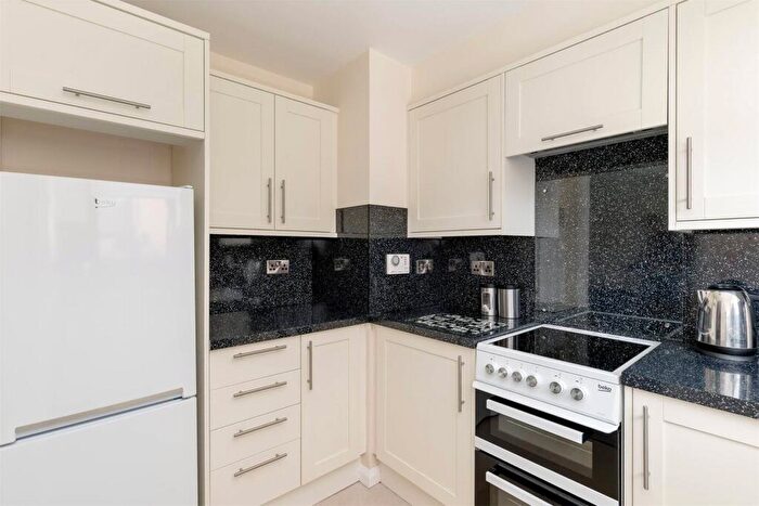1 Bedroom Flat For Sale In Carlyle Court, Comely Bank Road, Stockbridge, Edinburgh, EH4