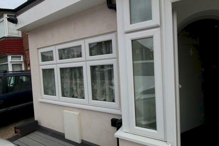 Studio To Rent In Montrose Avenue, Edgware, HA8