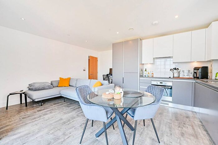 1 Bedroom Flat To Rent In Portree House, Acton, London, W3