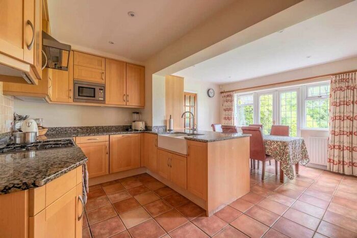 5 Bedroom Detached House To Rent In Ellis Avenue, Chalfont St Peter, SL9