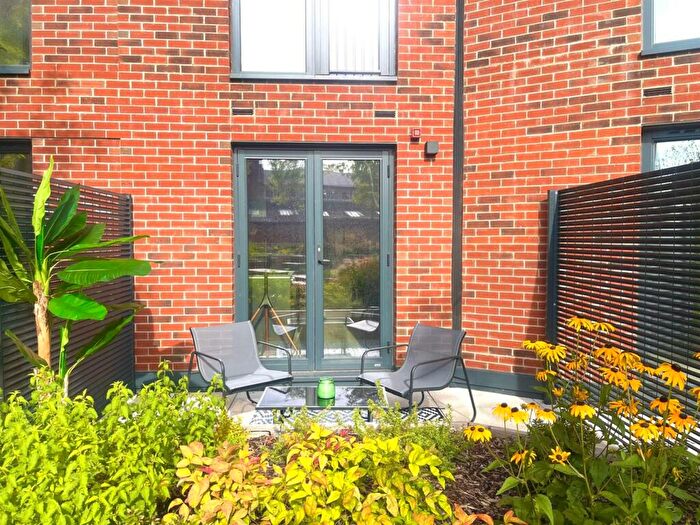 1 Bedroom Apartment To Rent In Springwell Gardens, Whitehall Road, Leeds City Centre, LS12