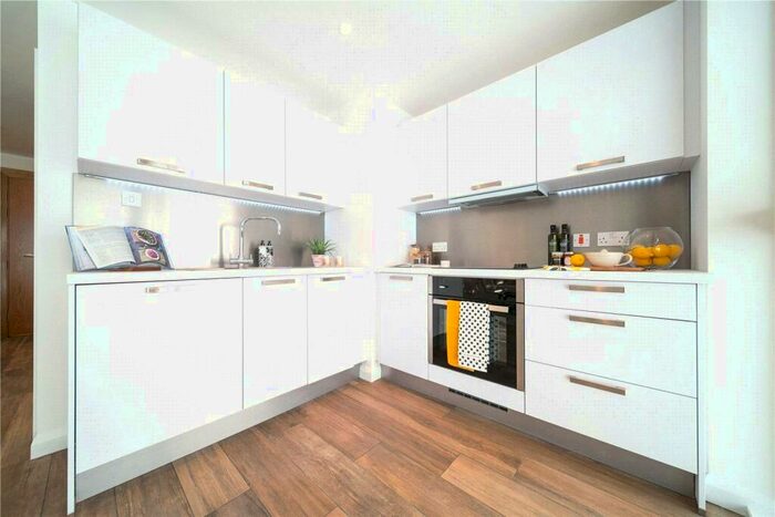 1 Bedroom Apartment To Rent In Berkshire House, Queen Street, Maidenhead, Berkshire, SL6