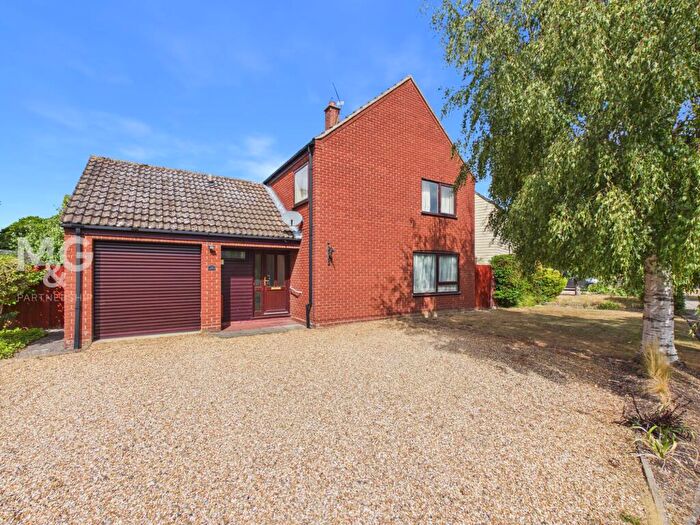4 Bedroom Detached House For Sale In Lark Valley Drive, Fornham St. Martin, IP28