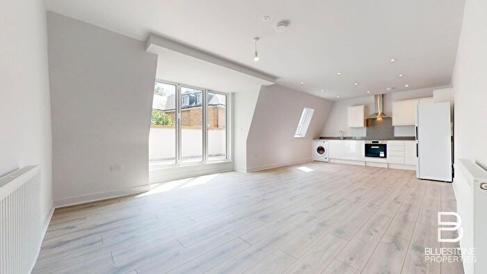 3 Bedroom Flat To Rent In Temple Road, Croydon, CR0