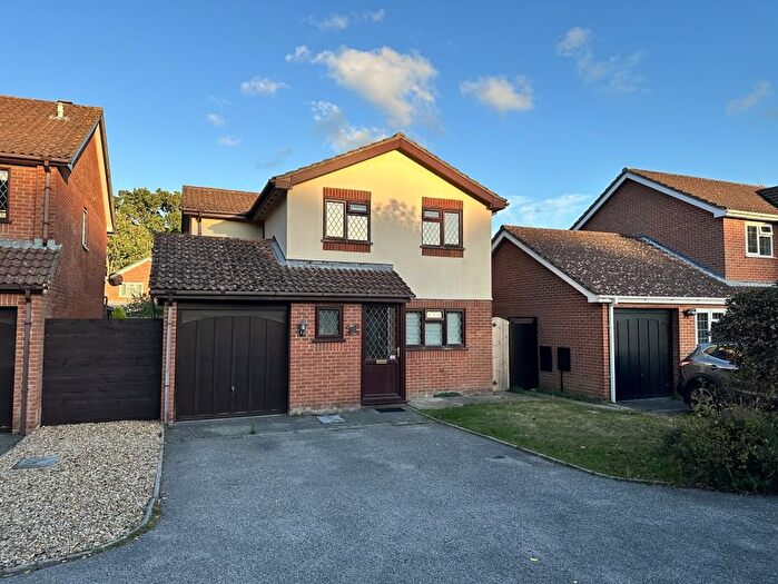 4 Bedroom Detached House To Rent In Countess Gardens, Bournemouth, BH7