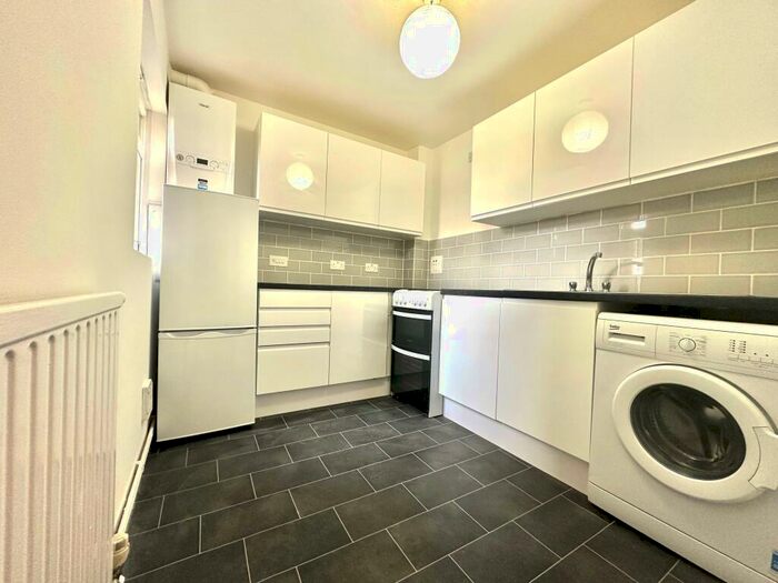 1 Bedroom Flat To Rent In Seychelle Court, BR3